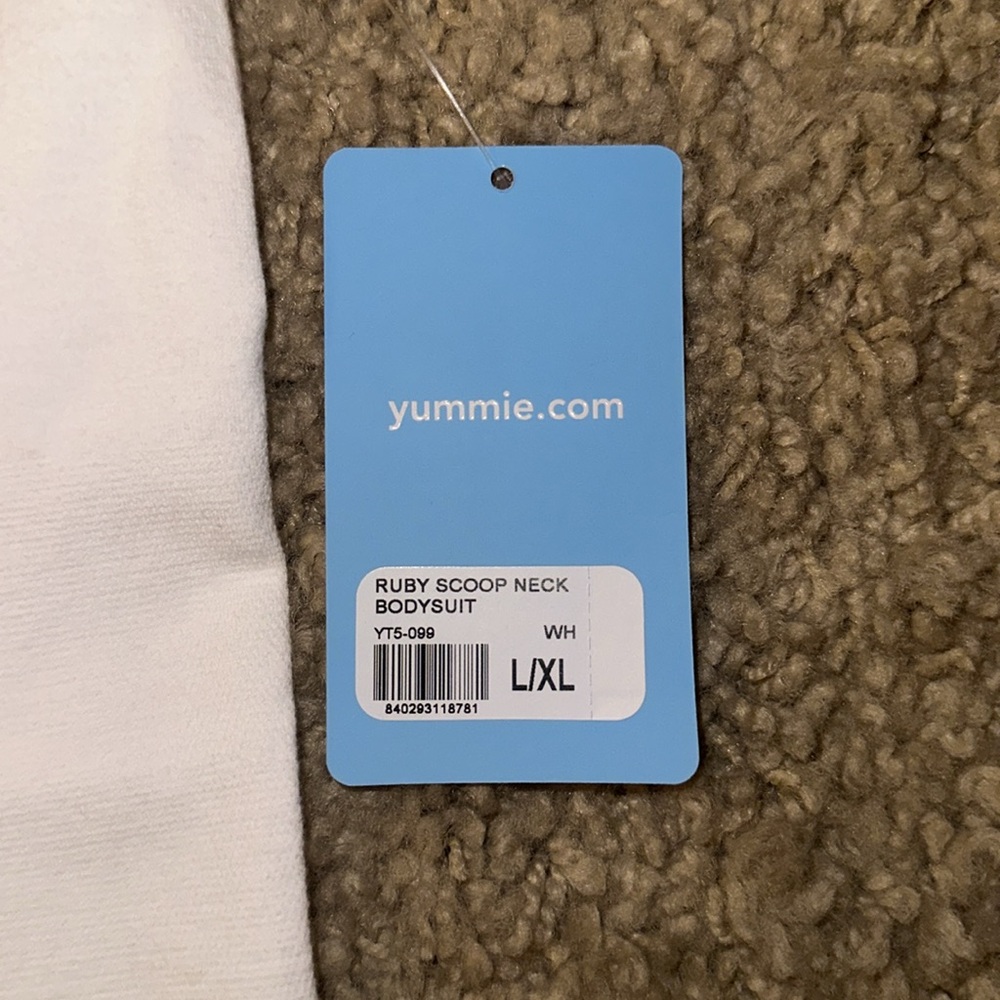 Yummie Ruby Scoop Neck White Bodysuit (L/XL) - Picture 5 of 9